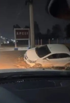 carro pendurado