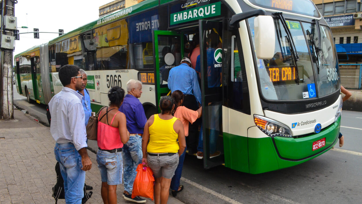 ônibus cuiabá passageiros