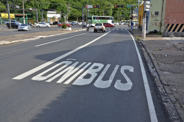 ônibus faixa cuiabá