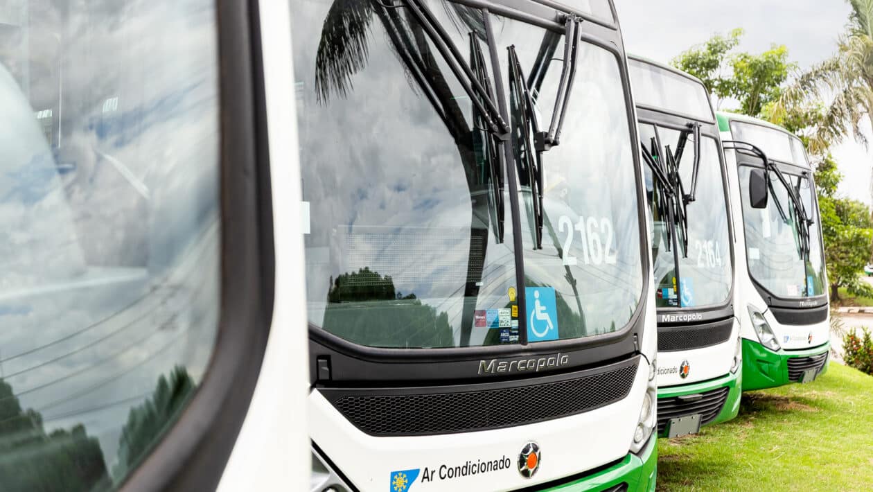 ônibus gratuito para estudantes