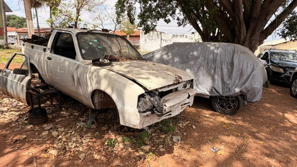 veículos abandonados em Cuiabá